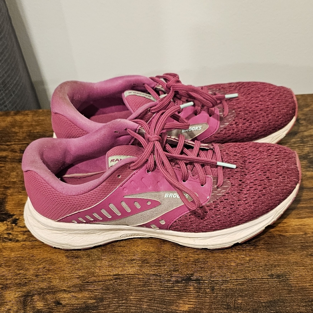 Brooks Women's Range 2 Pink Running Shoes 1203621B553 Size-9M